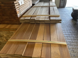 Ca. 138x Guyana Teak Planken Geschaafd, 18x140mm, lengte 37/300cm, 101